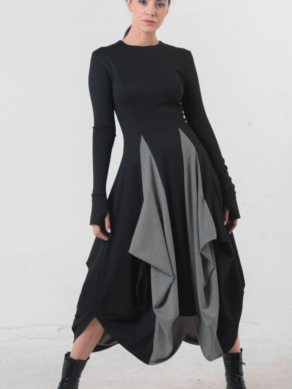 Metamorphoza Women's Black Long Dress With Draping And Thumbhole Sleeves 4XL